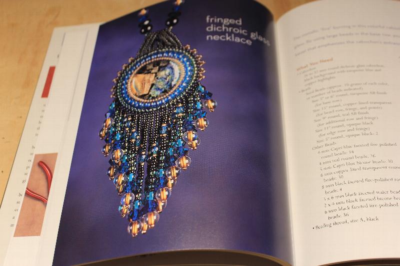 Beading with Cabochons: Simple Techniques for Beautiful Jewelry (Lark  Jewelry Books)